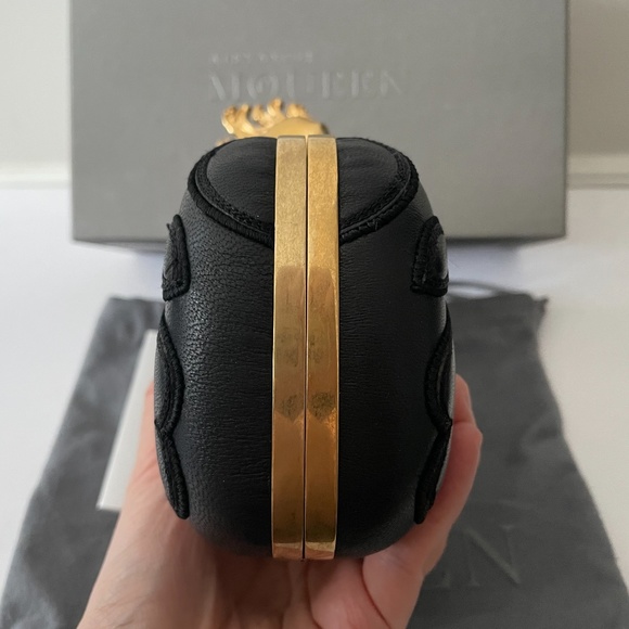 SOLD EMT 420 Alexander Mcqueen Britannia Skull Box Clutch Black - Picture 3 of 10